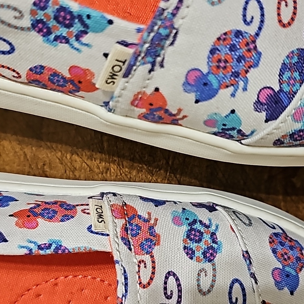 S:3.5 Toms Youth Slip on Shoes - Picture 12 of 14